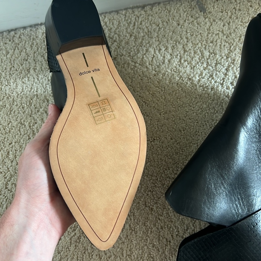 Dolce Vita Sonni Black Leather Ankle Booties - Picture 9 of 9